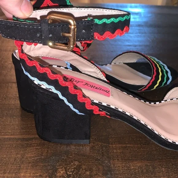 NWOT Betsey Johnson Faraah Multi colored block heel - Picture 5 of 6